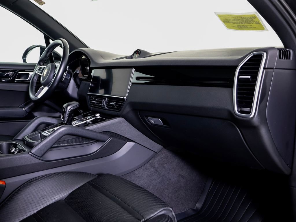 Certified 2022 Porsche Cayenne AWD/4WD image 7