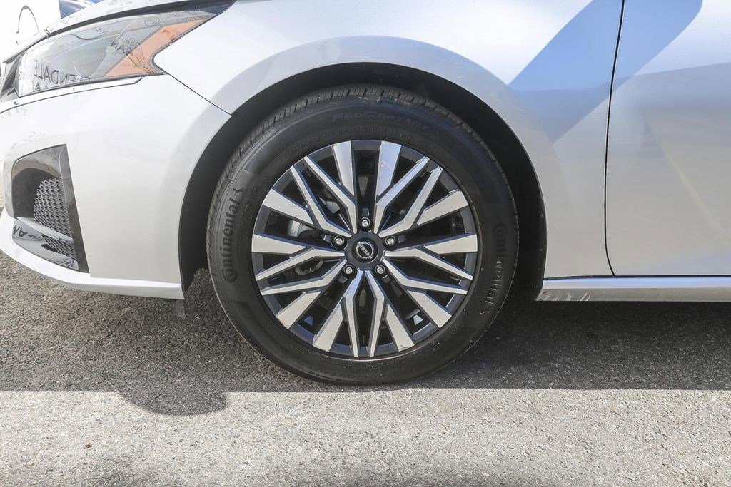 Used 2023 Nissan Altima 2.5 SV image 10