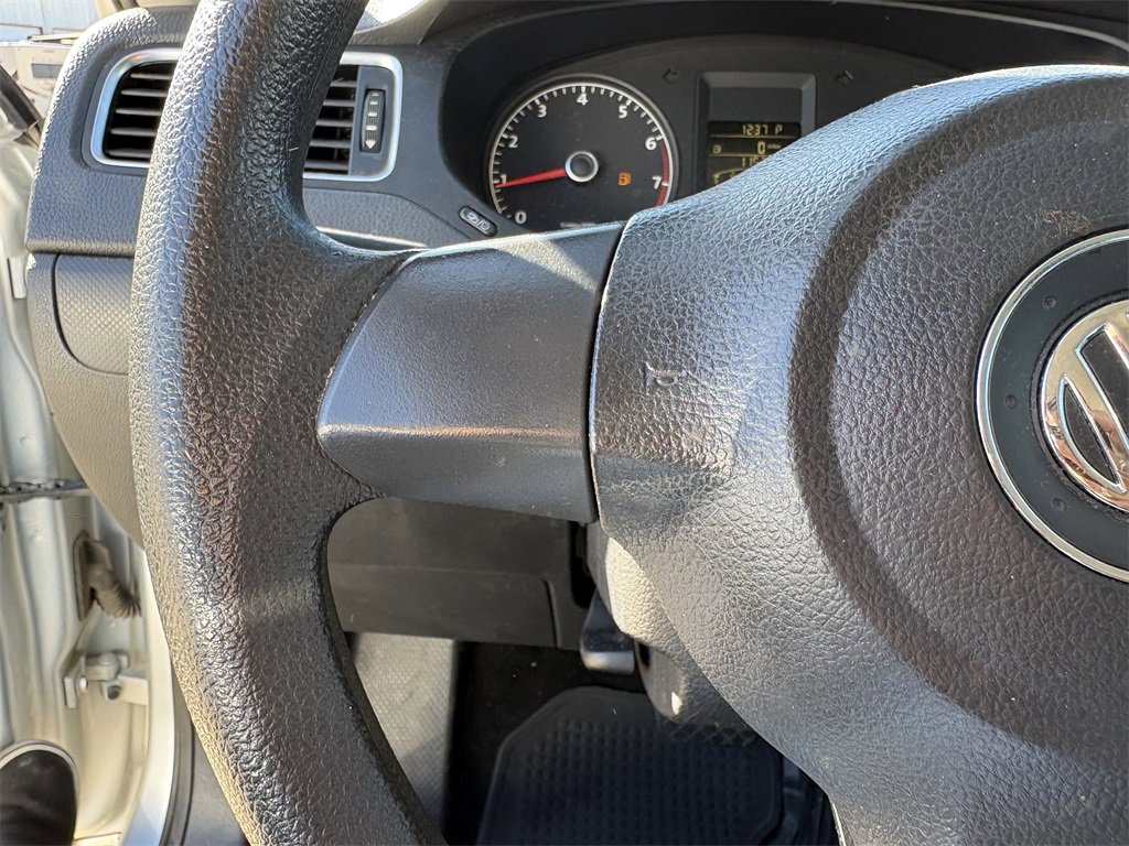 Used 2014 Volkswagen Jetta S image 16