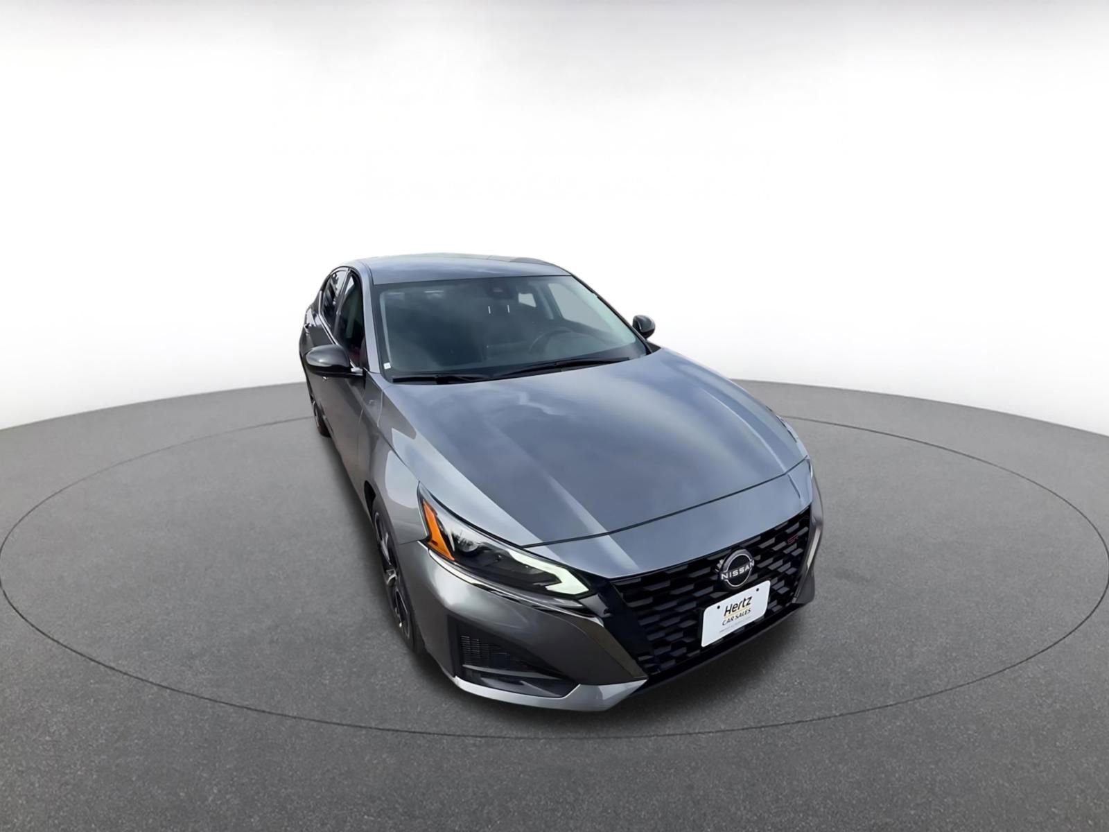 Used 2025 Nissan Altima 2.5 SR image 3