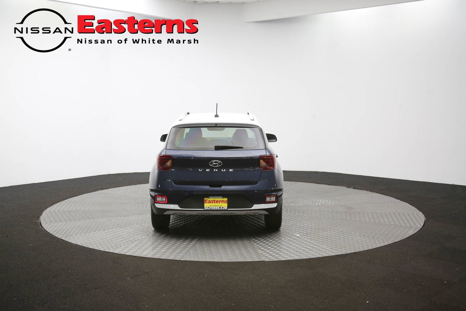 Used 2023 Hyundai Venue Limited image 58