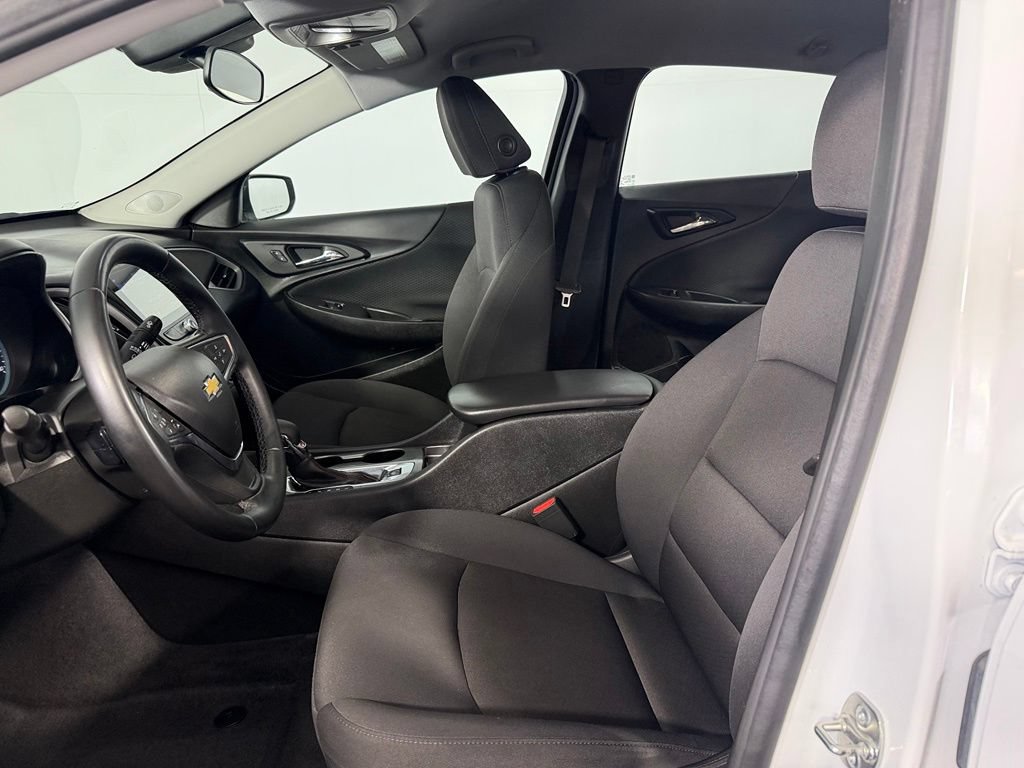 Used 2025 Chevrolet Malibu RS FWD image 21