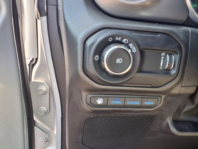 Used 2023 Jeep Wrangler Unlimited w/ Cold Weather Group AWD/4WD image 18