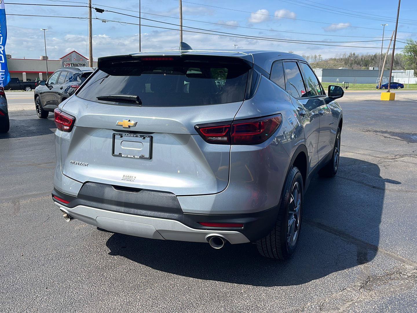 Used 2025 Chevrolet Blazer LT FWD image 5