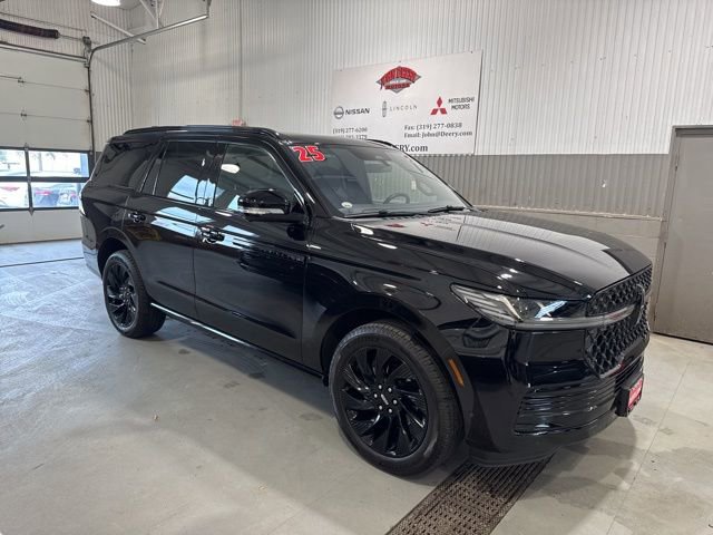 Used 2025 Lincoln Navigator Reserve w/ Jet Appearance Package image 1