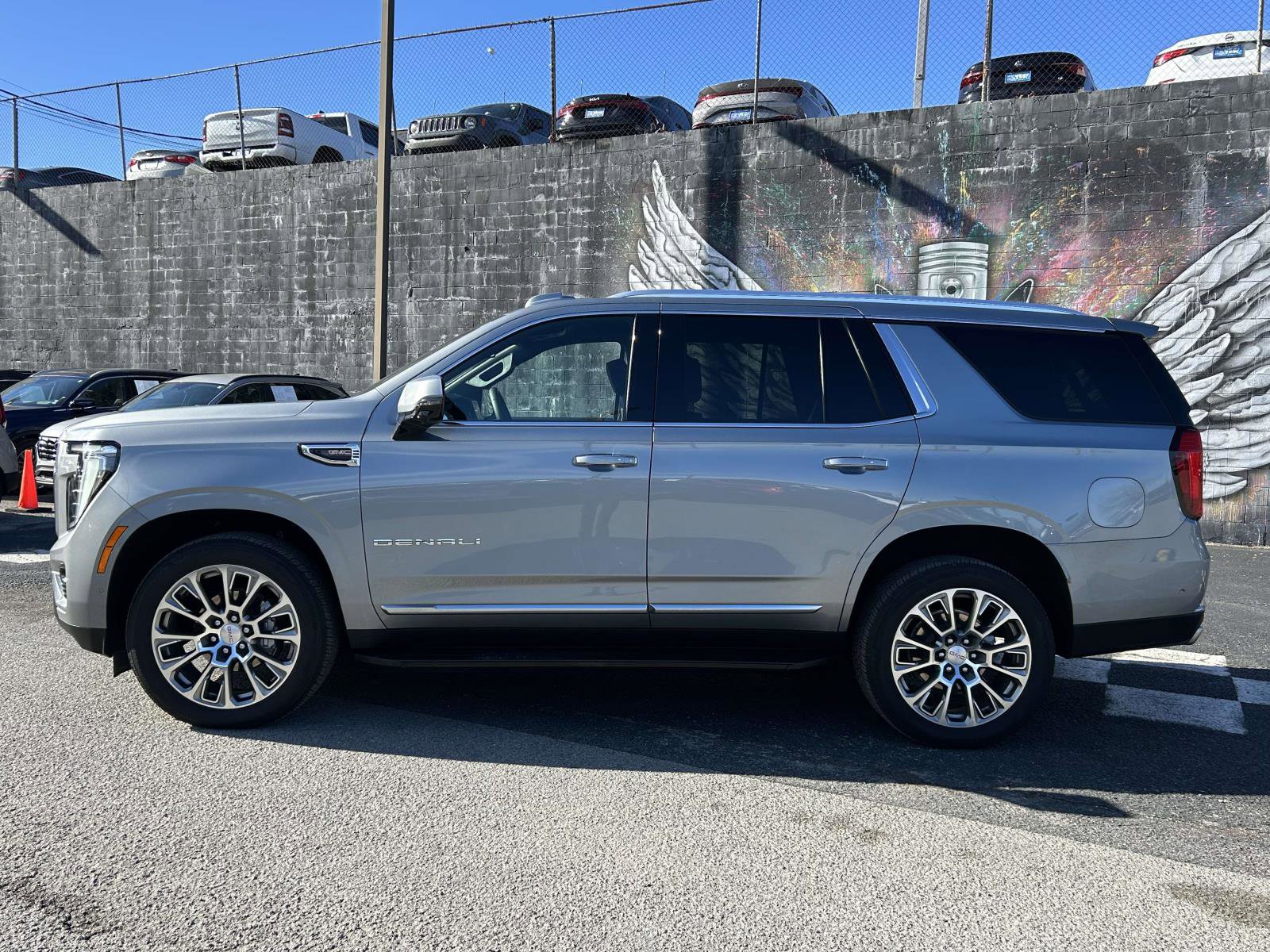 Used 2025 GMC Yukon Denali image 6
