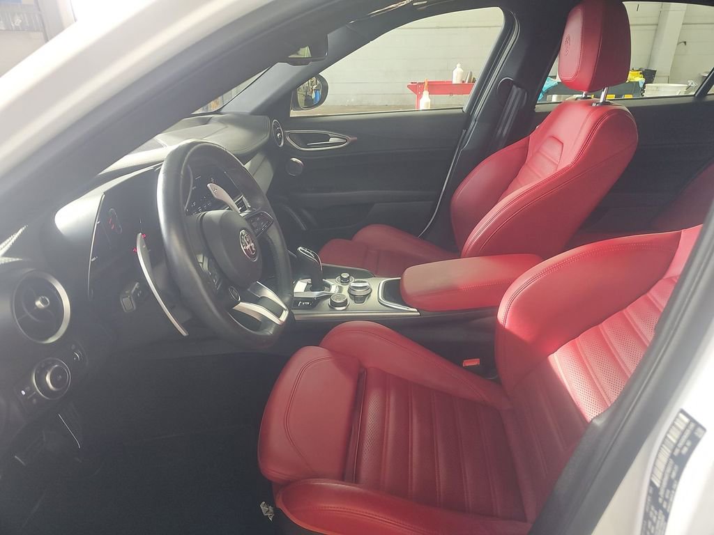 Used 2024 Alfa Romeo Giulia Veloce image 5