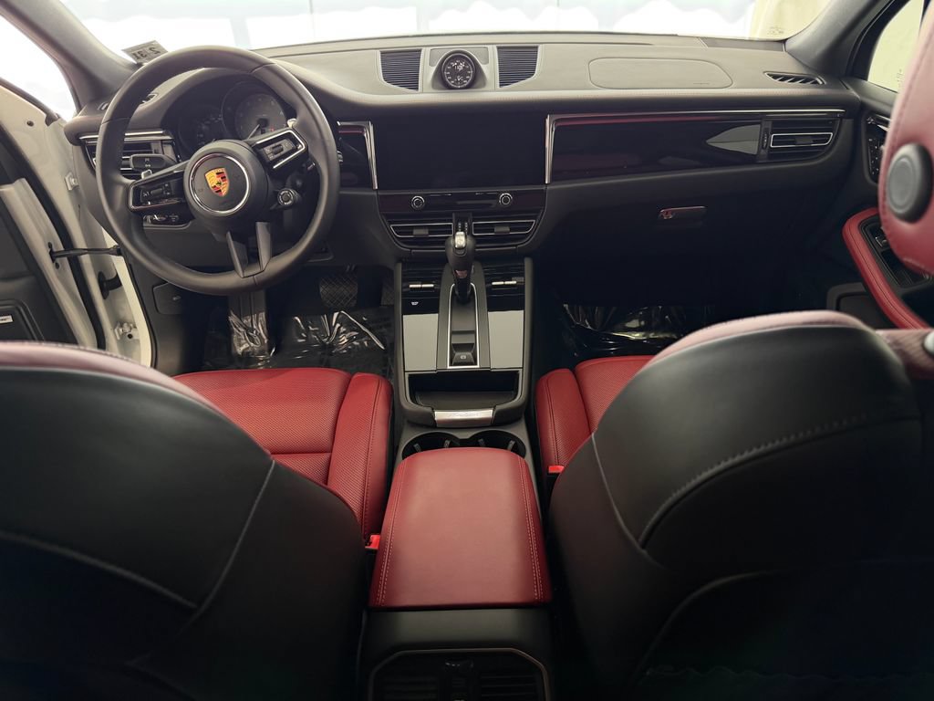 Certified 2026 Porsche Macan S AWD/4WD image 17