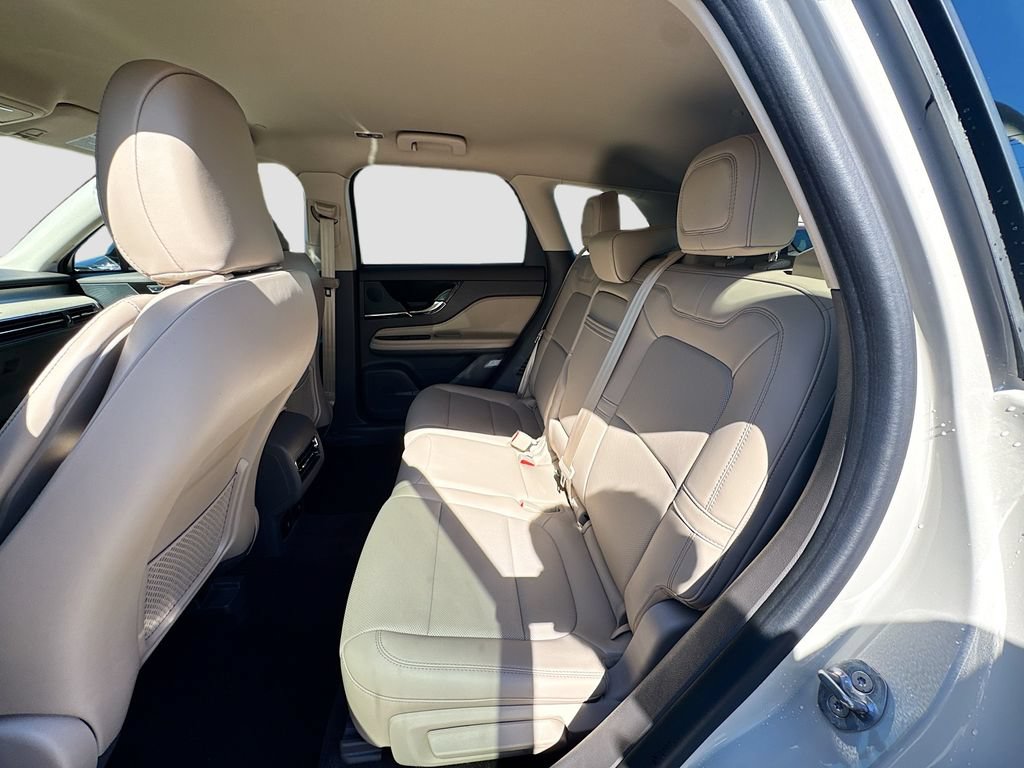 Used 2024 Lincoln Corsair AWD w/ Equipment Group 101A image 25