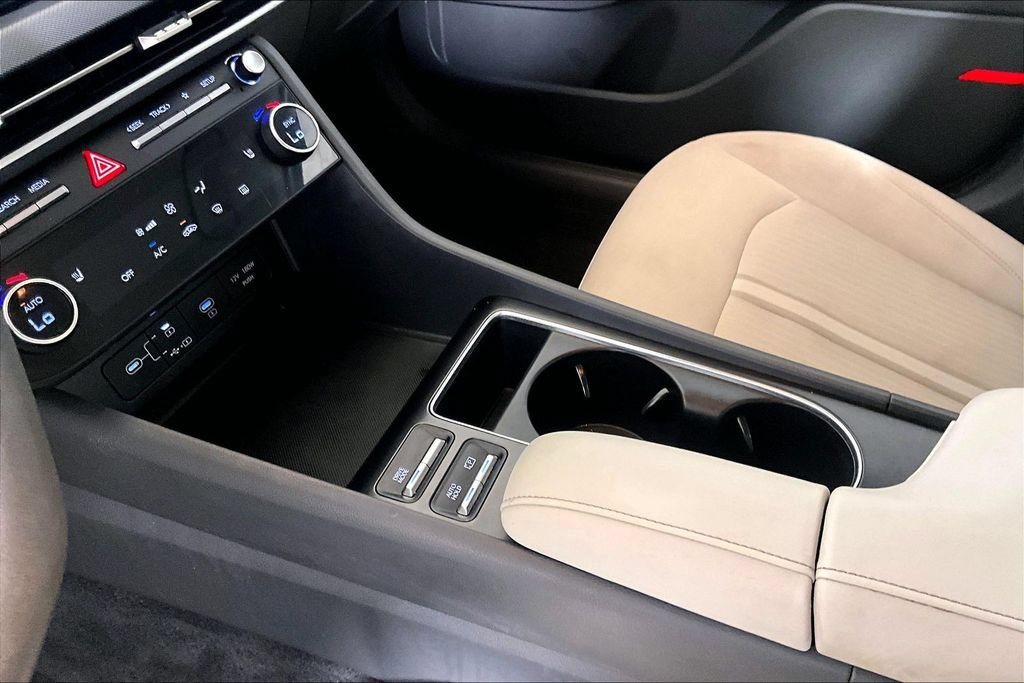 Used 2025 Hyundai Sonata SEL FWD image 12