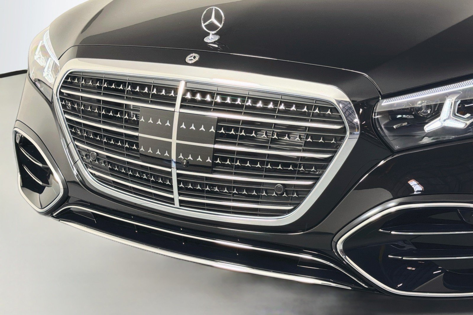 New 2027 Mercedes-Benz S 580 4MATIC Sedan image 12