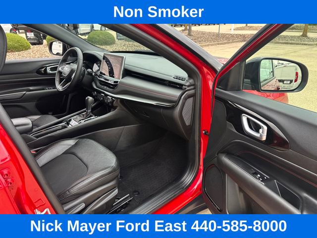 Used 2024 Jeep Compass Trailhawk AWD/4WD image 12