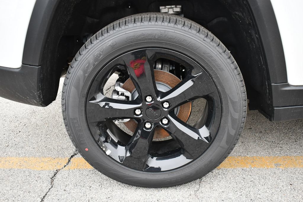 New 2025 Jeep Grand Cherokee Limited w/ Black Appearance Package AWD/4WD image 7