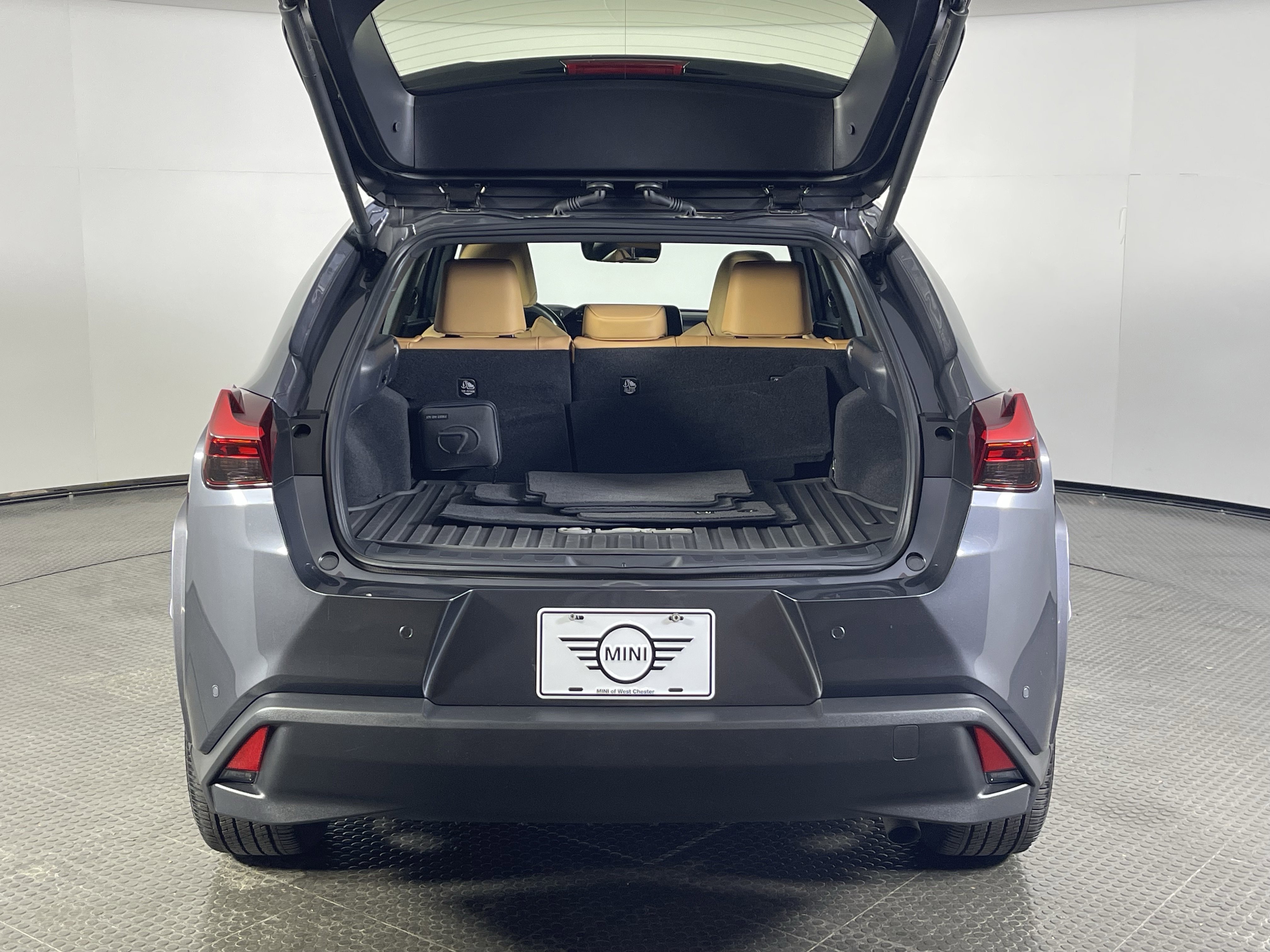 Used 2024 Lexus UX 250h AWD w/ Premium Package image 8