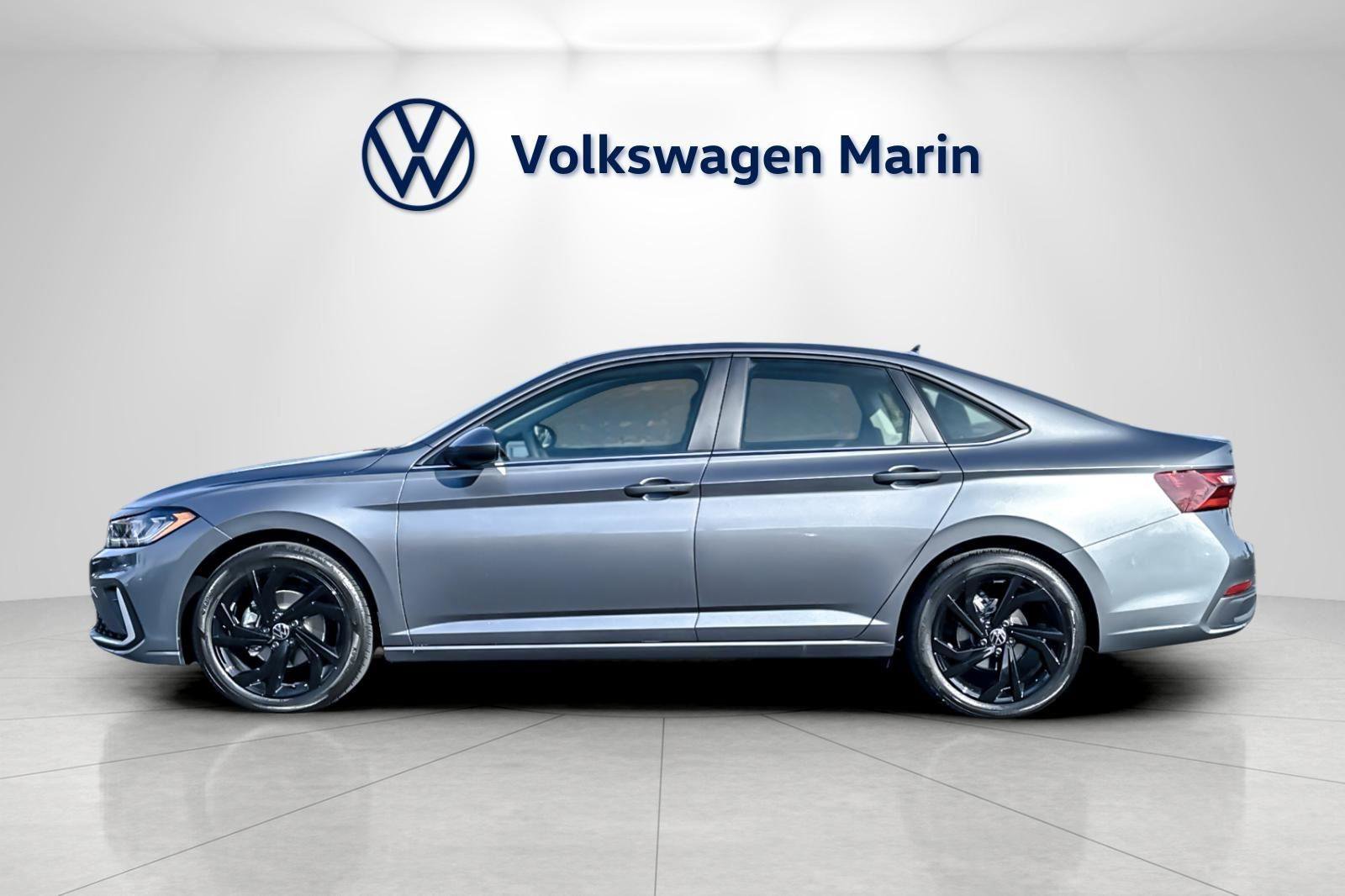 New 2026 Volkswagen Jetta SE image 2