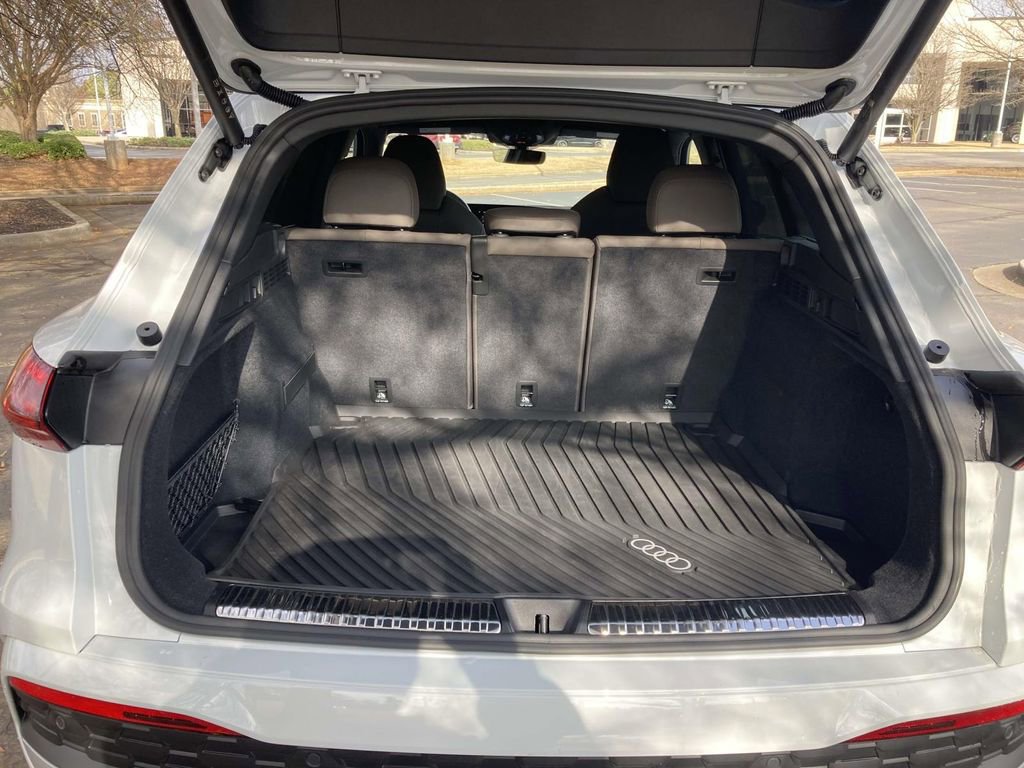 Used 2025 Audi Q5 Premium Plus image 8