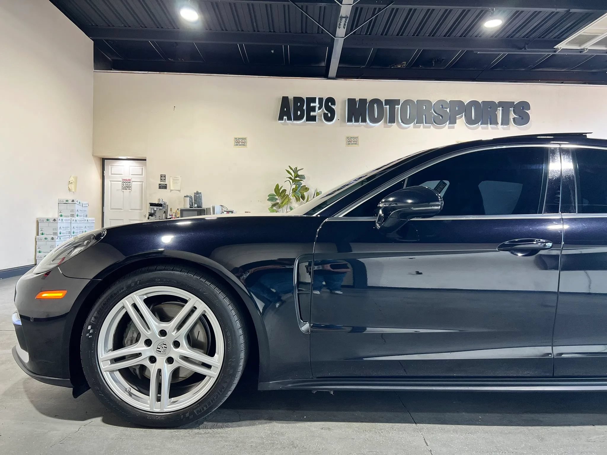 Used 2018 Porsche Panamera 4S AWD/4WD image 9