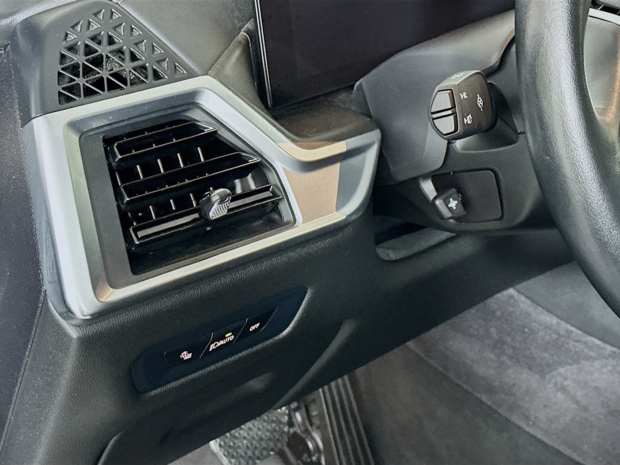 Used 2024 BMW X5 sDrive40i image 17