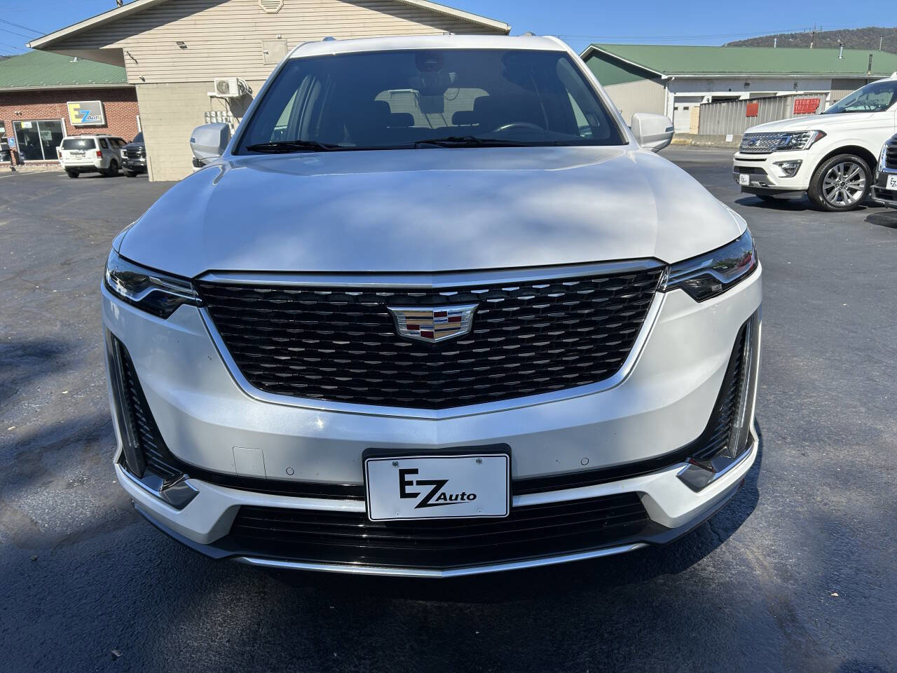 Used 2022 Cadillac XT6 Premium Luxury w/ Technology Package image 4