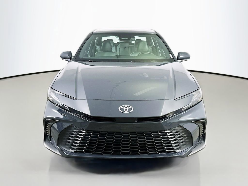 Used 2025 Toyota Camry SE image 2