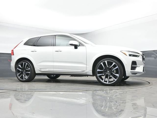 Used 2023 Volvo XC60 B5 Ultimate image 36