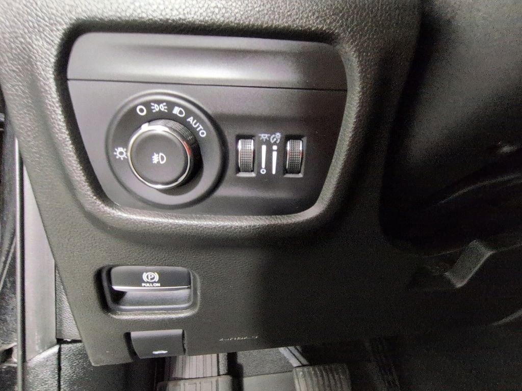Certified 2021 Jeep Grand Cherokee L Limited AWD/4WD image 25