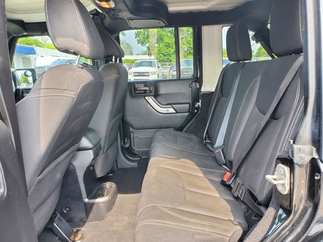 Used 2016 Jeep Wrangler Unlimited Sahara w/ Dual Top Group AWD/4WD image 21