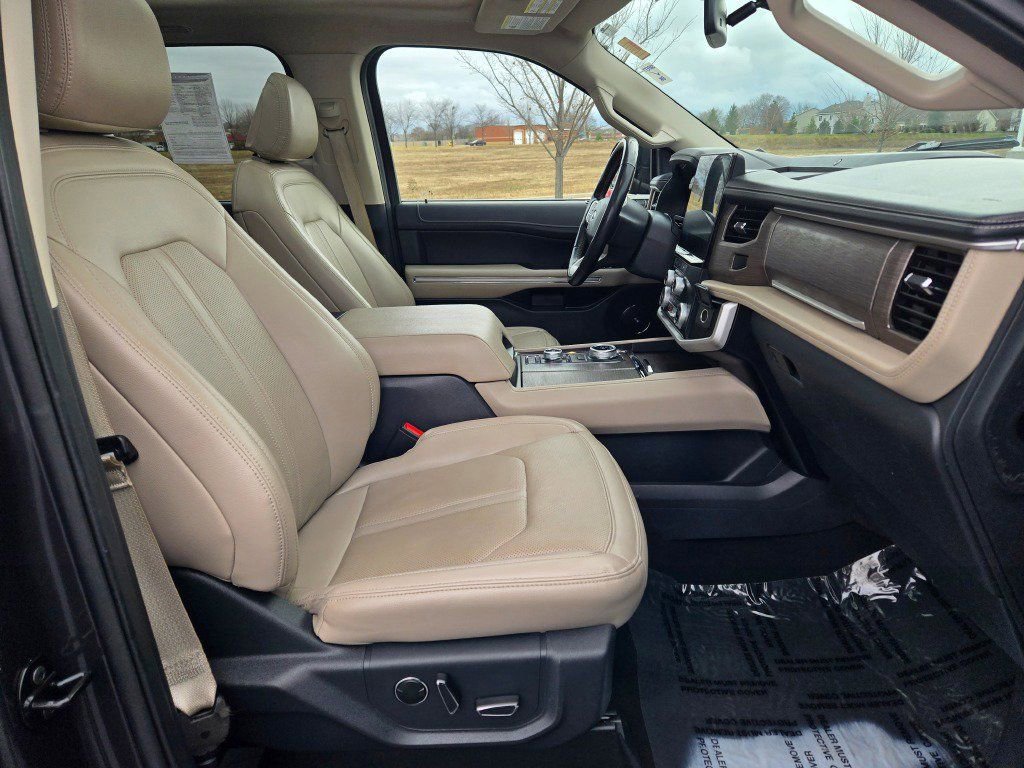 Used 2024 Ford Expedition Max Limited image 6