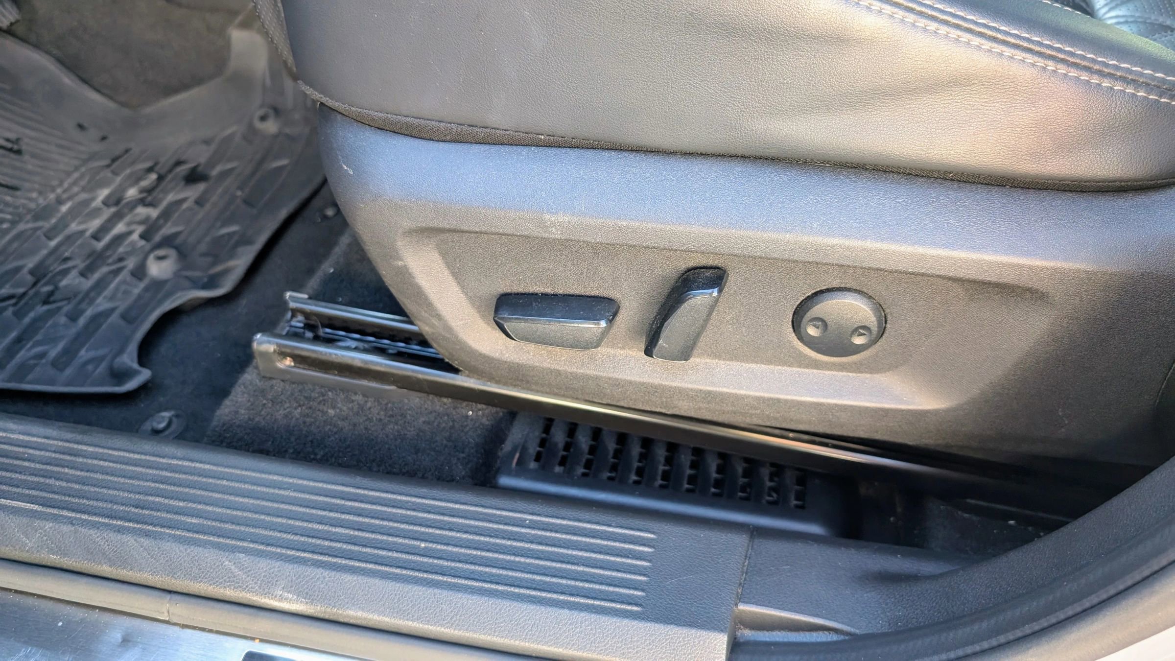 Used 2022 Nissan Rogue Platinum w/ Head-Up Display Package image 24