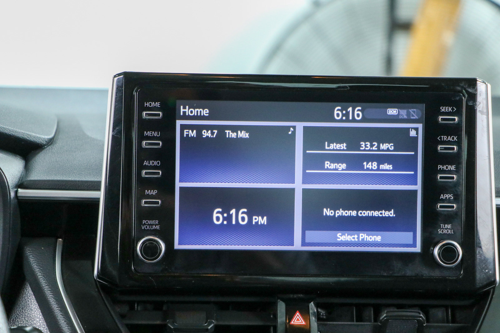 Used 2020 Toyota Corolla LE FWD image 19