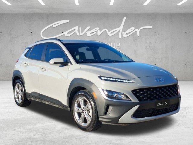 Used 2023 Hyundai Kona SEL w/ Cargo Package FWD image 2