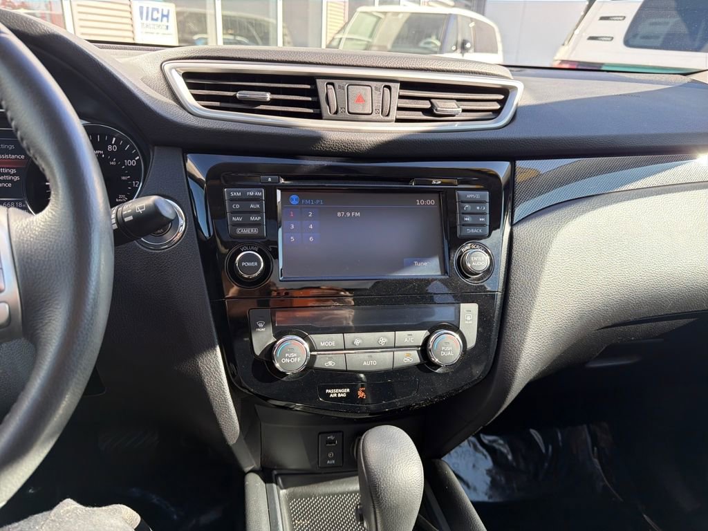 Used 2016 Nissan Rogue SL w/ SL Premium Package image 17