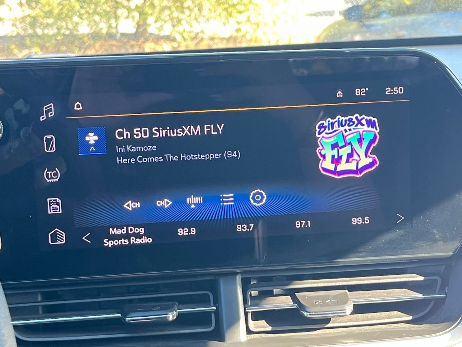 Used 2025 Chevrolet Trax LT image 21