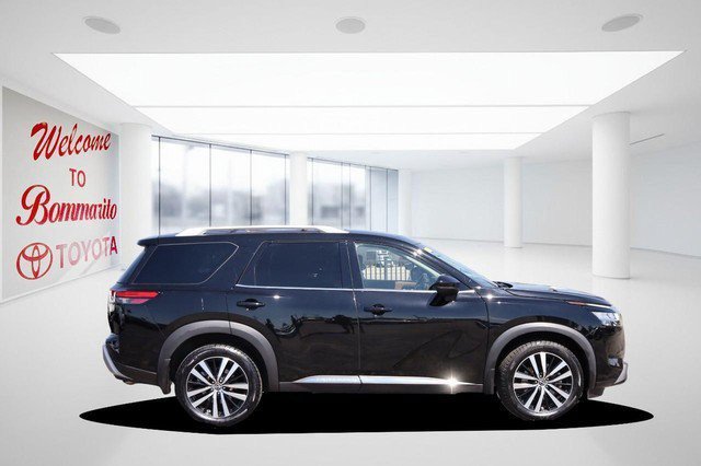 Used 2023 Nissan Pathfinder Platinum AWD/4WD image 5