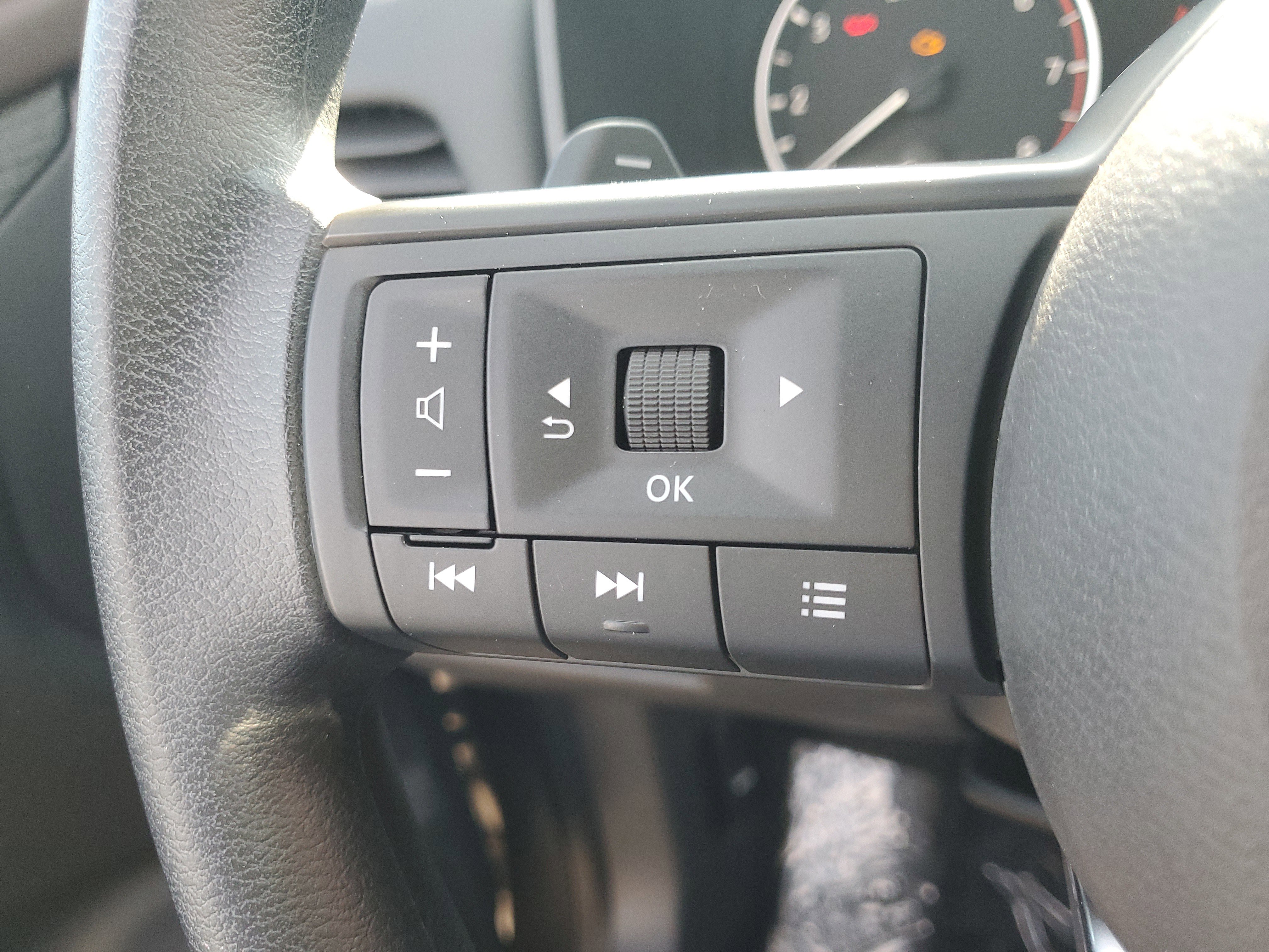 Certified 2023 Nissan Rogue S image 22