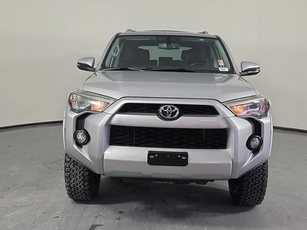Used 2018 Toyota 4Runner SR5 Premium AWD/4WD image 2