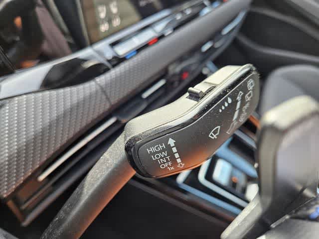 Used 2024 Volkswagen Golf R AWD/4WD image 28