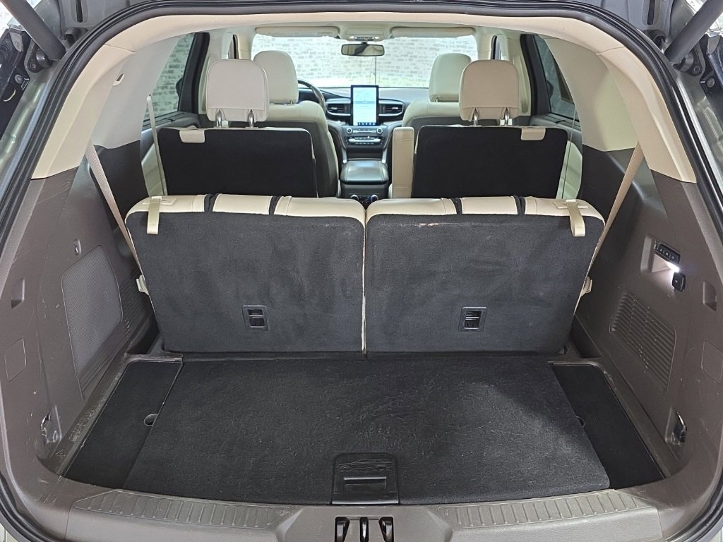 Used 2020 Ford Explorer Platinum w/ Premium Technology Package image 15