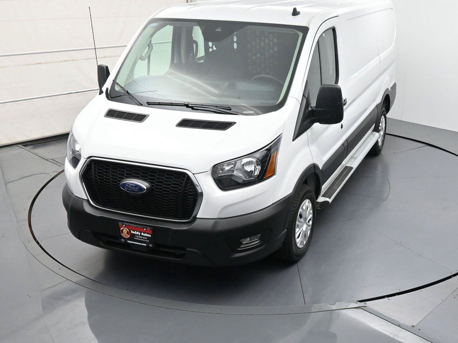 Used 2025 Ford Transit 250 Low Roof w/ Exterior Upgrade Package RWD image 8