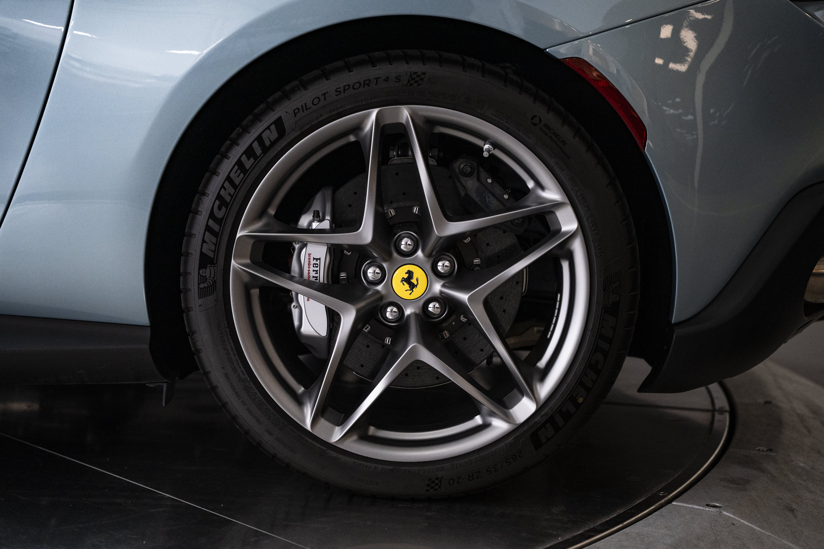 Used 2025 Ferrari Roma Spider RWD image 14