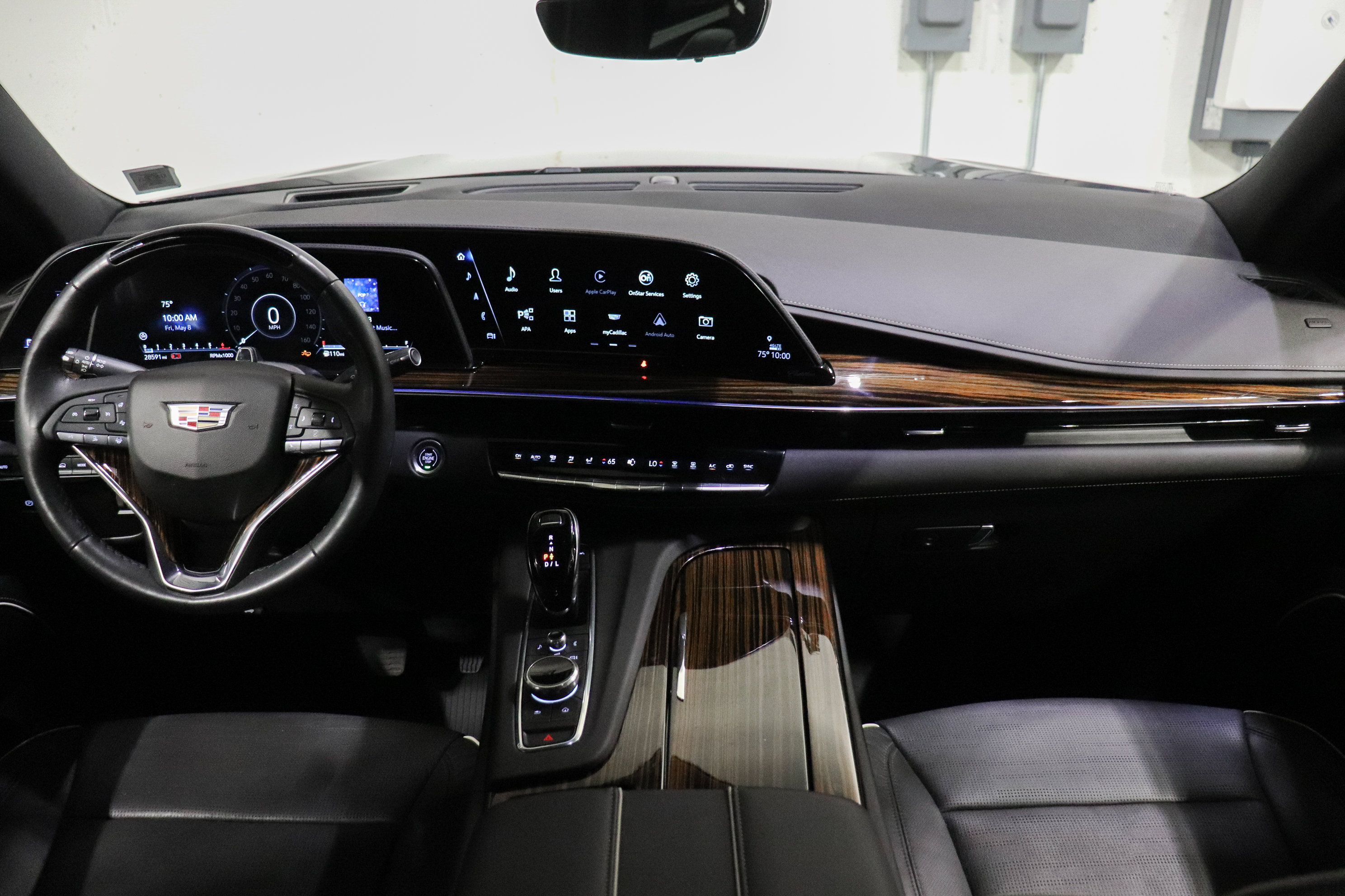 Used 2023 Cadillac Escalade ESV Premium Luxury AWD/4WD image 31