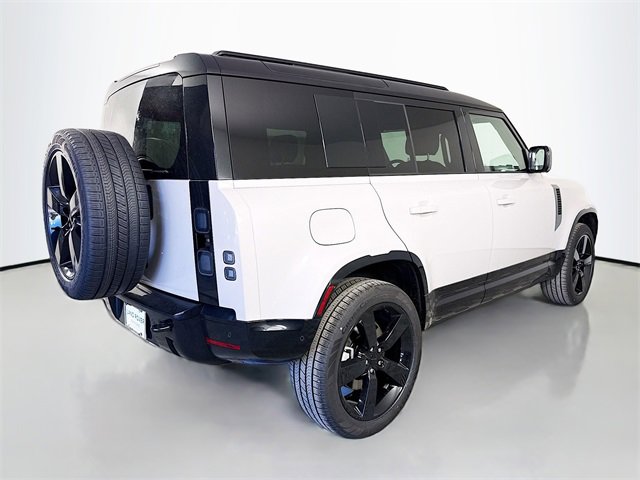 New 2026 Land Rover Defender 110 X-Dynamic SE image 5