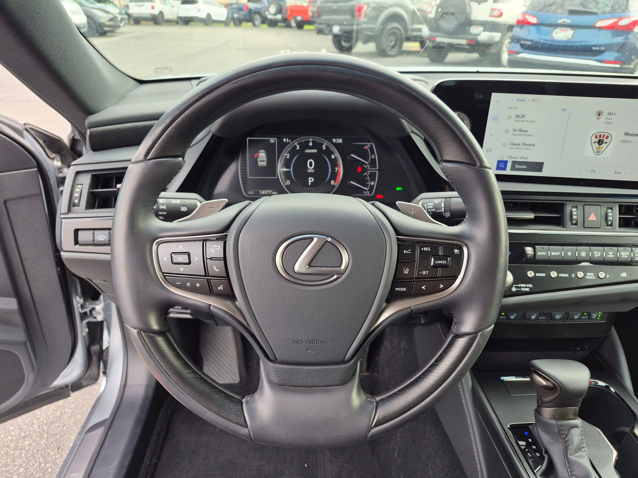 Used 2025 Lexus ES 350 Ultra Luxury FWD image 18