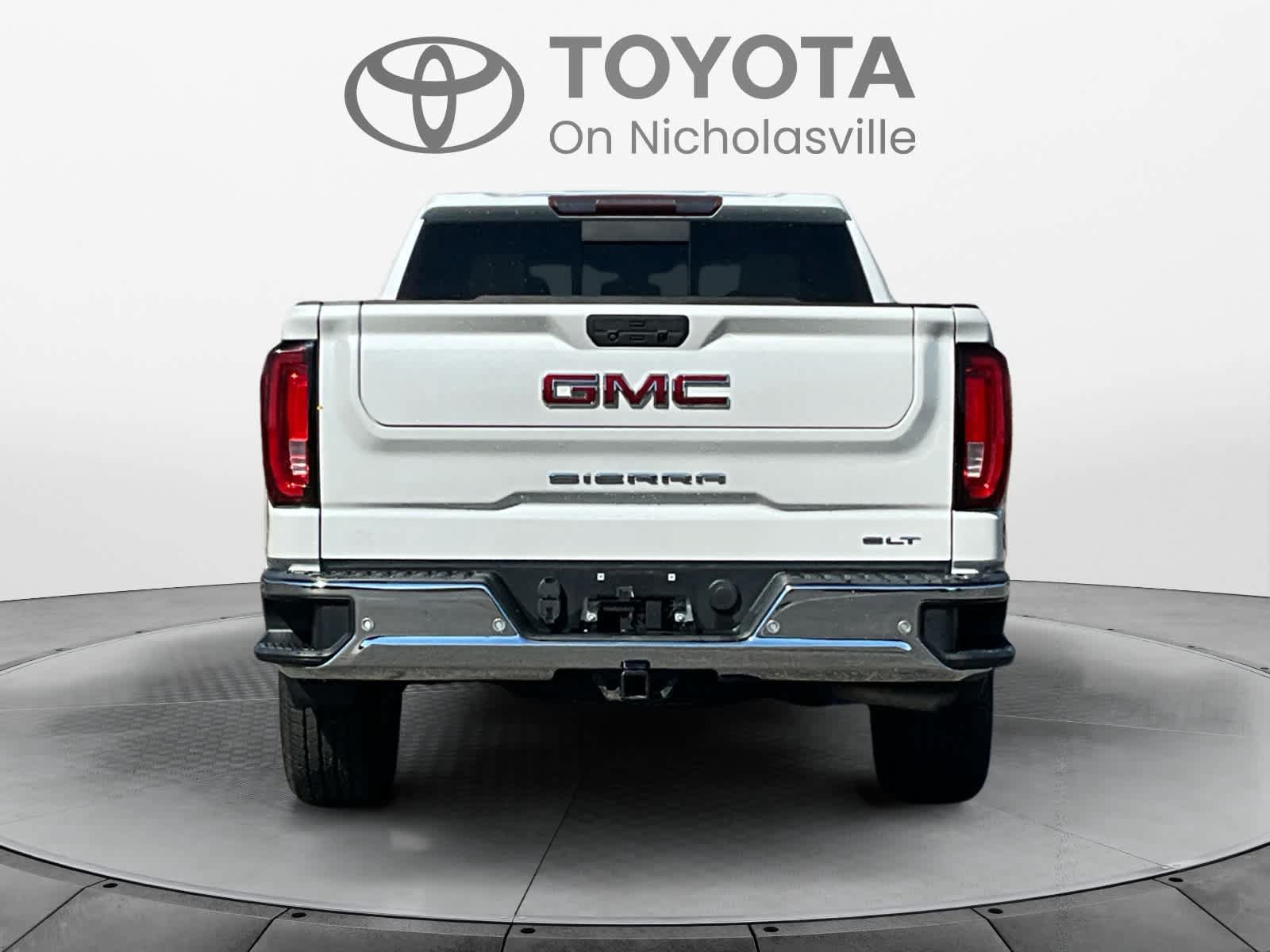 Used 2019 GMC Sierra 1500 SLT w/ SLT Premium Plus Package AWD/4WD image 4