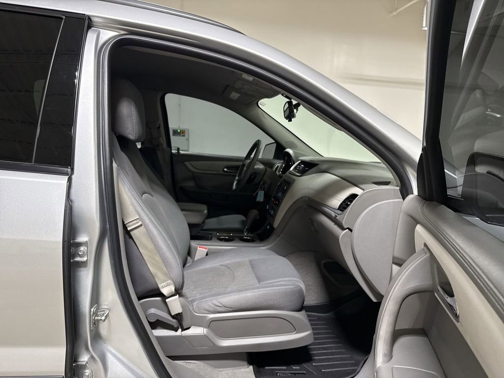 Used 2016 Chevrolet Traverse LS FWD image 21