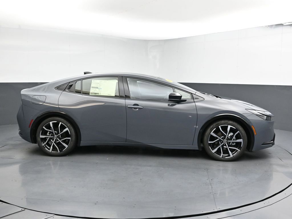 New 2025 Toyota Prius Plug-In Hybrid FWD image 9