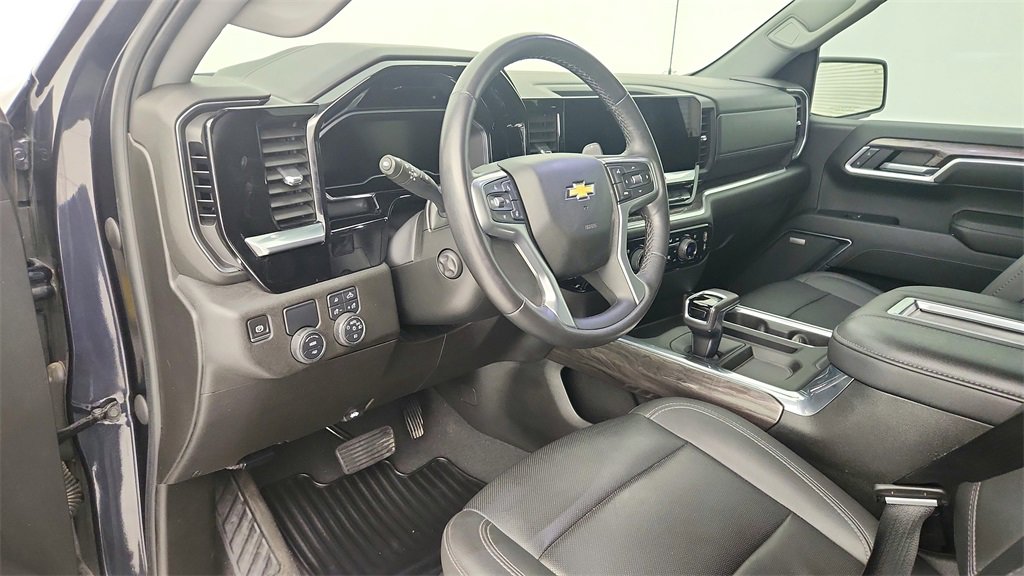 Used 2022 Chevrolet Silverado 1500 LTZ image 14