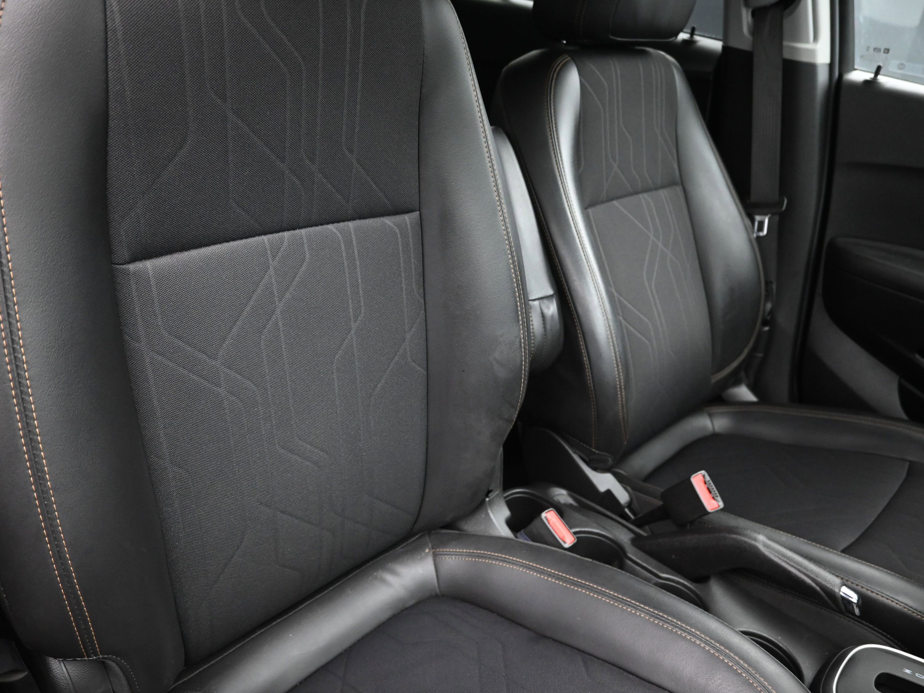 Used 2020 Chevrolet Trax LT w/ LT Convenience Package image 16