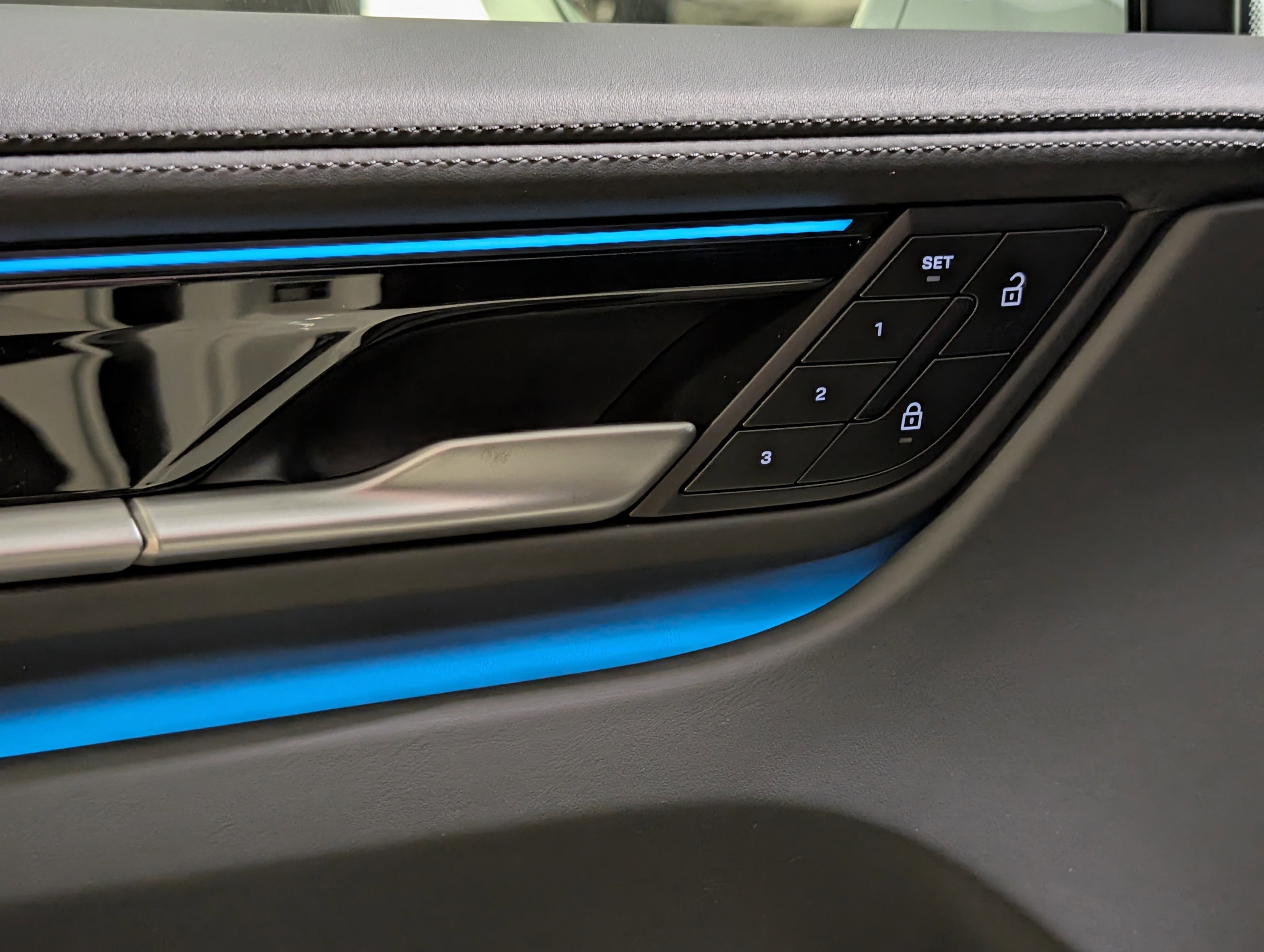 New 2026 Porsche Macan 4 Electric image 22