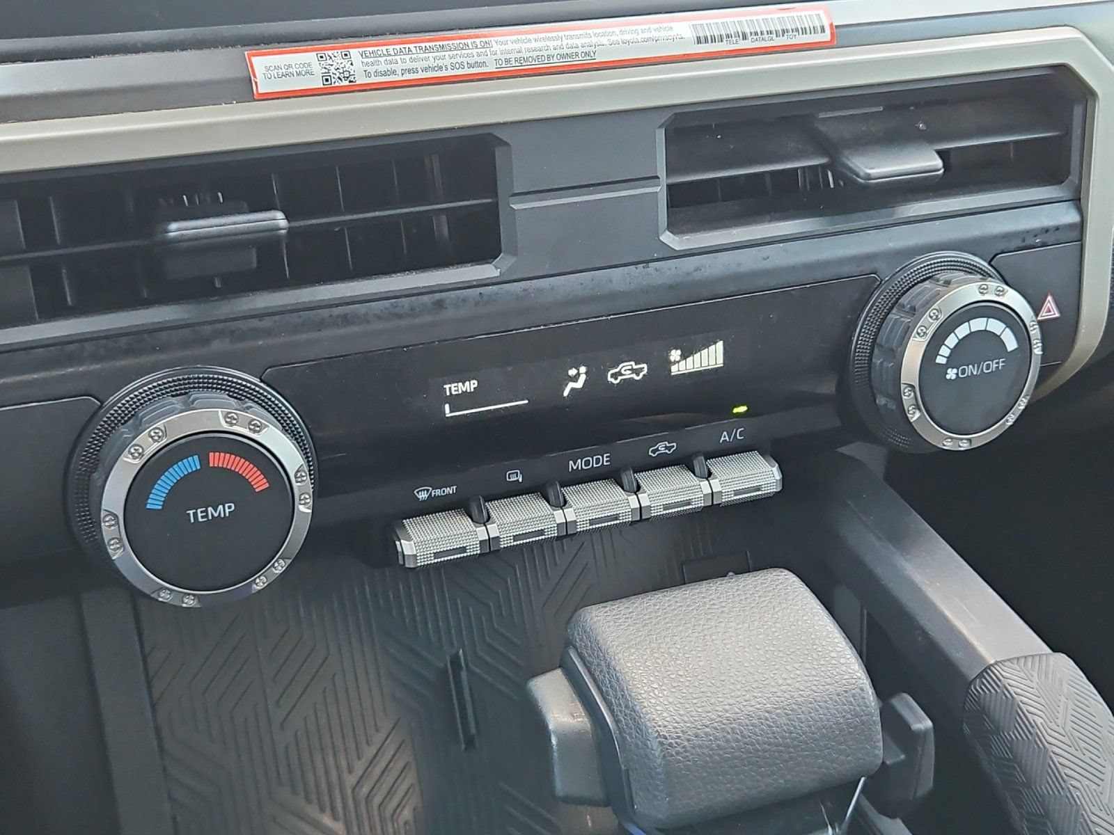 Certified 2025 Toyota Tacoma SR5 AWD/4WD image 17